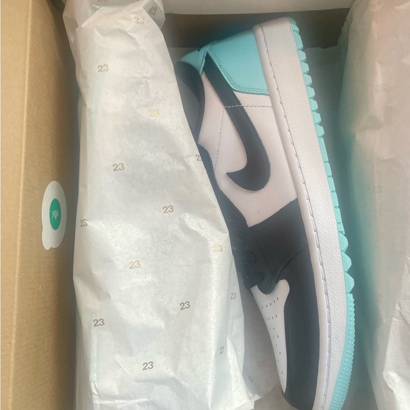 Meet your Posher, Jennie - Picture 5 of 5